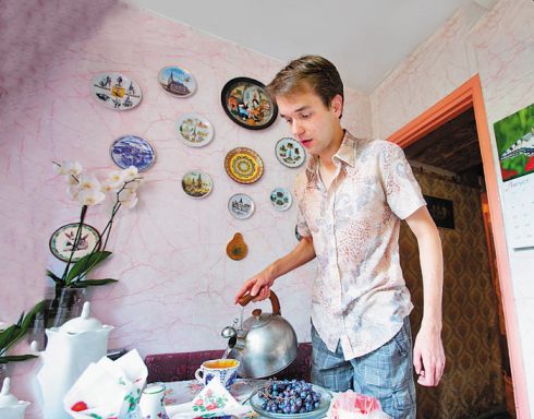 КЛОУН, КОТОРЫЙ ЖИВЕТ В БОЛЬНИЦЕ